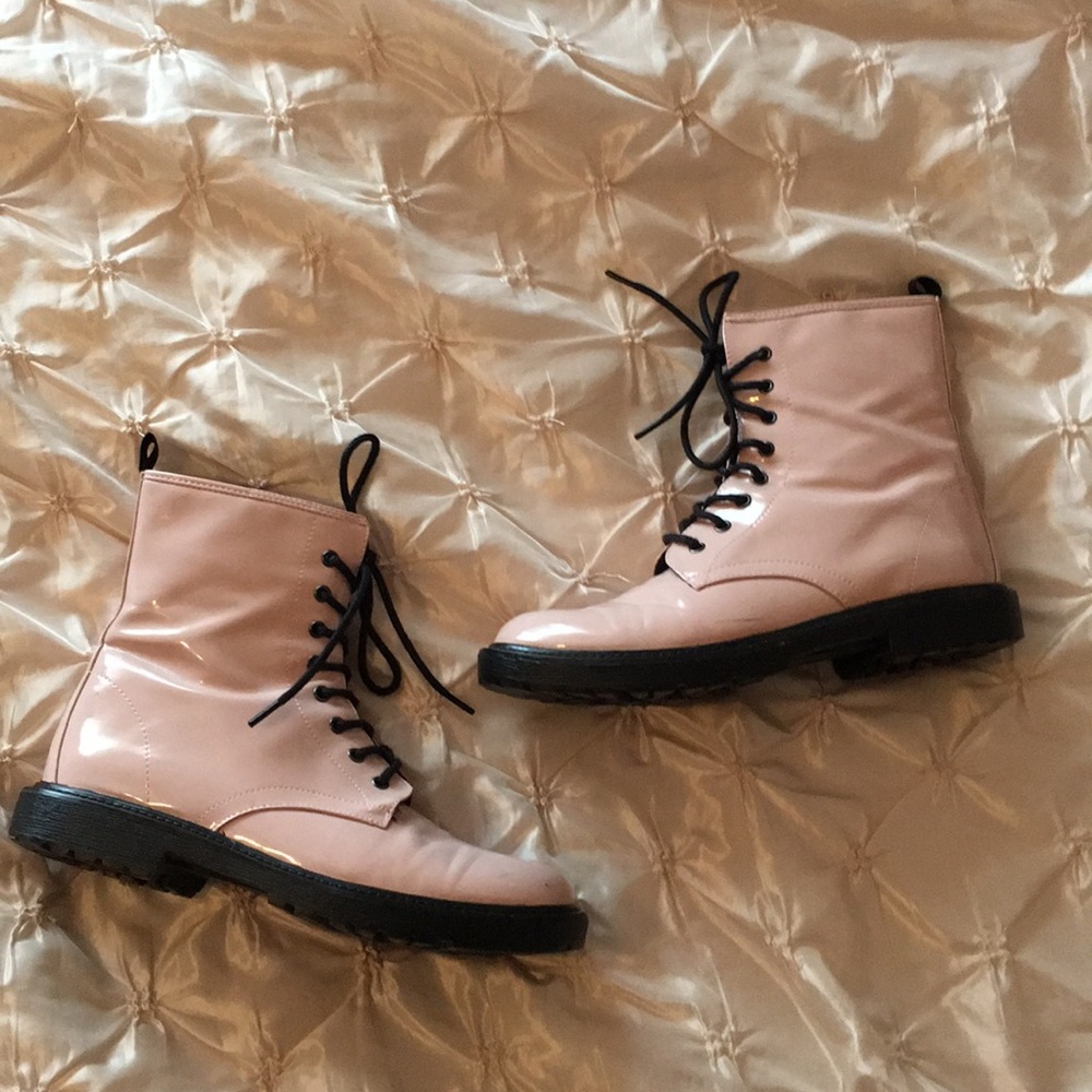 Vera Wang boots